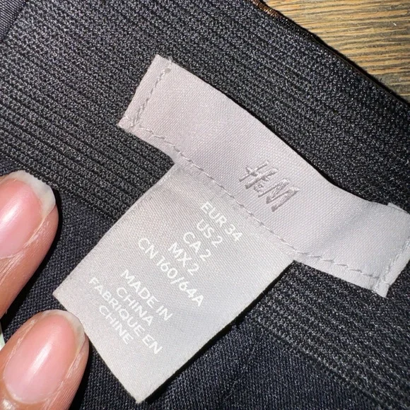 H&M cheetah mini skirt - Picture 3 of 3